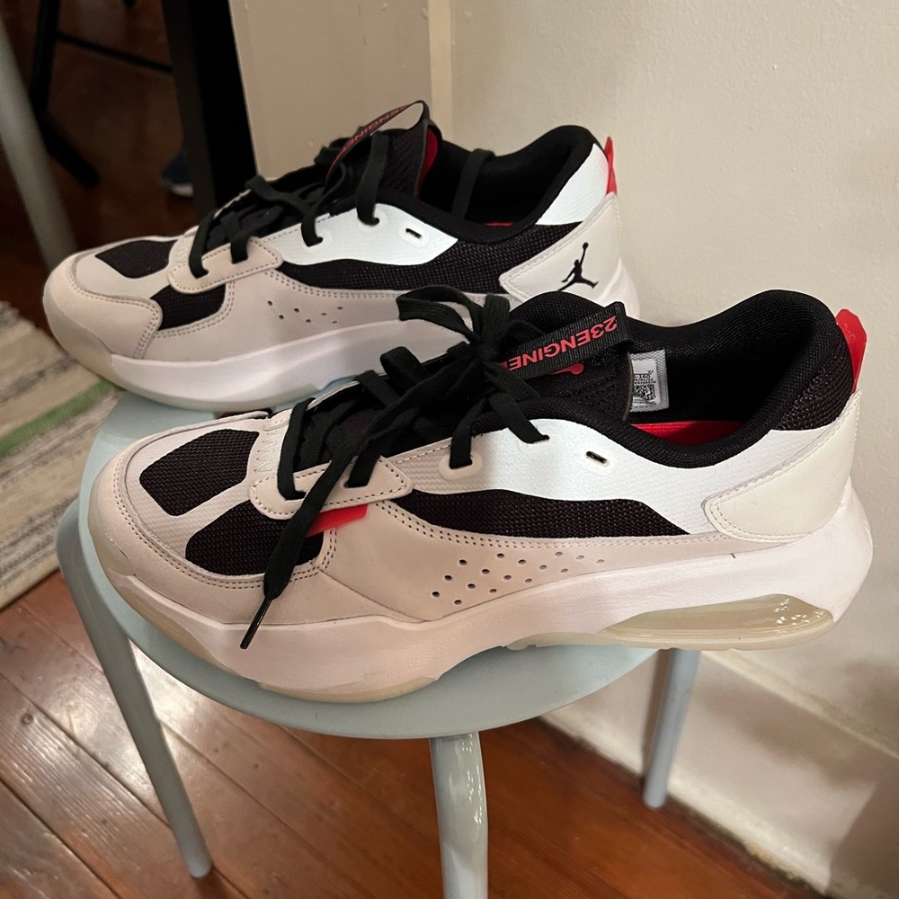 Jordan Air 200E